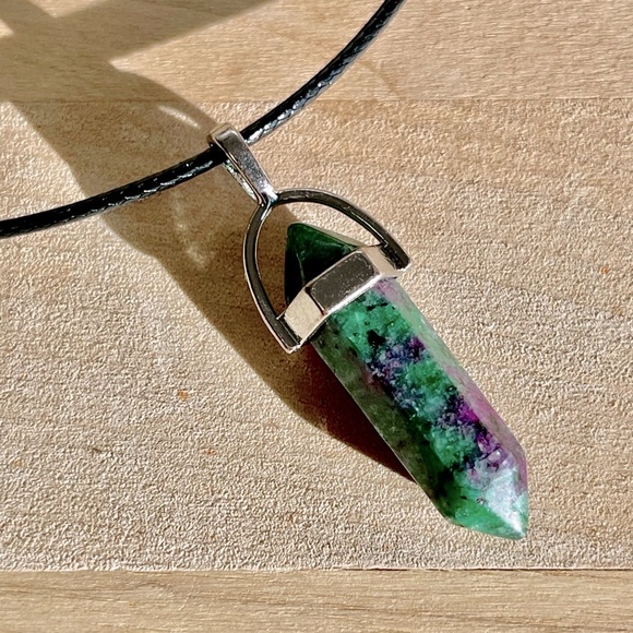 $25 Crystal Gemstone Necklace Pendant Bullet Head Energy Meditation. - Picture 1 of 6
